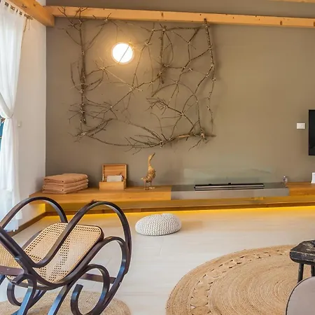 וילה Charming La Perla With Pool, Jacuzzi And Sea View Near *