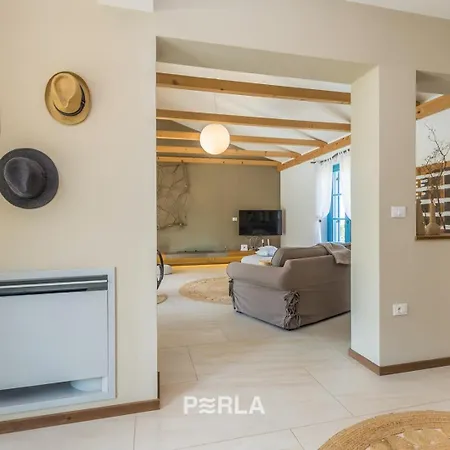 וילה Charming La Perla With Pool, Jacuzzi And Sea View Near *