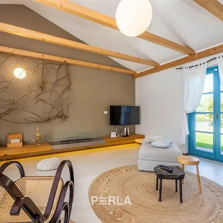 Charming La Perla With Pool, Jacuzzi And Sea View Near וילה אומאג