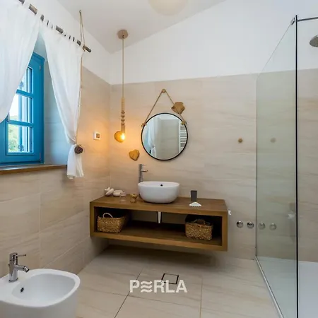 וילה Charming La Perla With Pool, Jacuzzi And Sea View Near *