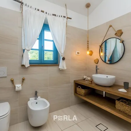 Charming La Perla With Pool, Jacuzzi And Sea View Near וילה *