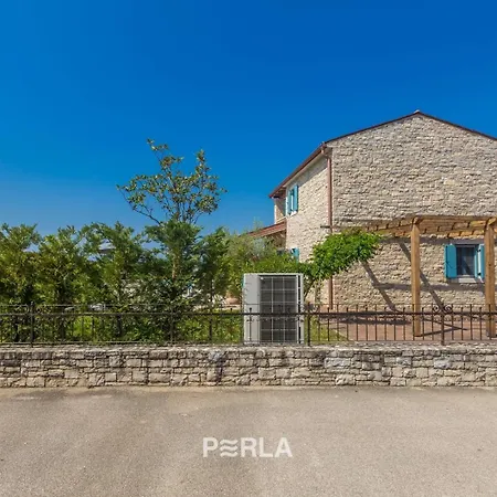 וילה Charming La Perla With Pool, Jacuzzi And Sea View Near אומאג