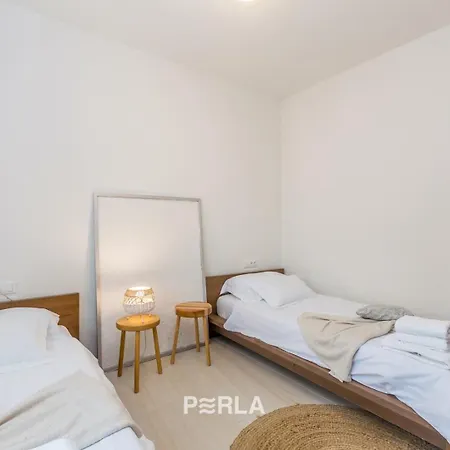 Charming La Perla With Pool, Jacuzzi And Sea View Near וילה אומאג