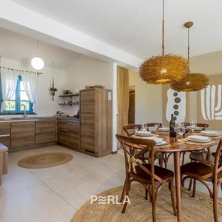 Charming La Perla With Pool, Jacuzzi And Sea View Near