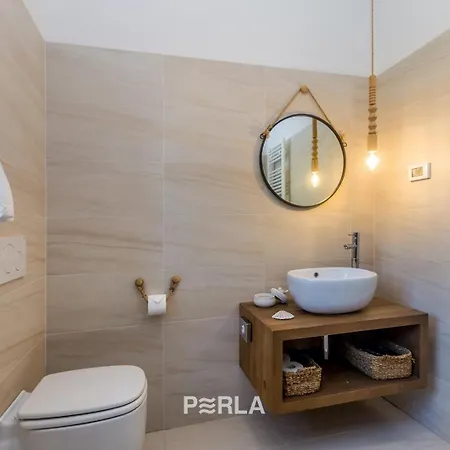 Charming La Perla With Pool, Jacuzzi And Sea View Near