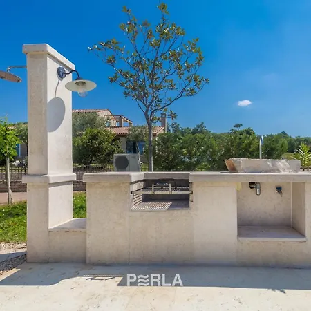 וילה Charming La Perla With Pool, Jacuzzi And Sea View Near אומאג