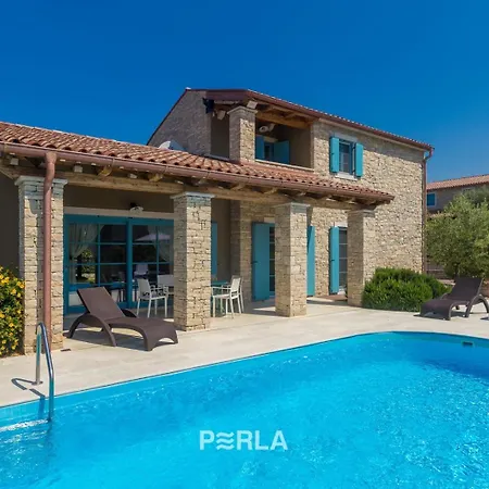 Charming La Perla With Pool, Jacuzzi And Sea View Near וילה אומאג