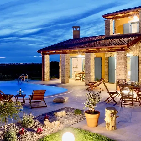 Charming La Perla With Pool, Jacuzzi And Sea View Near * אומאג
